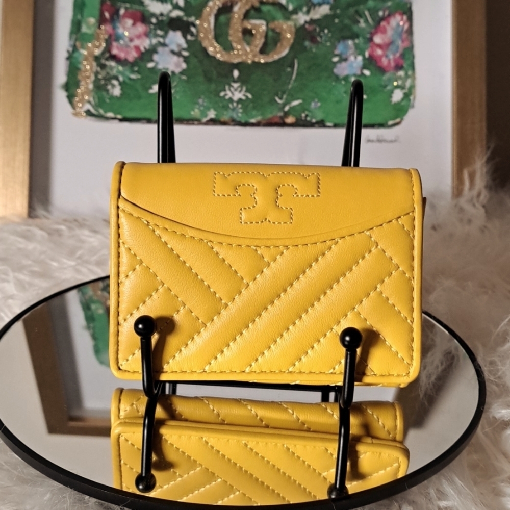 Tory Burch NWOTs Alexa Leather Bifold Mini Wallet Cardholder